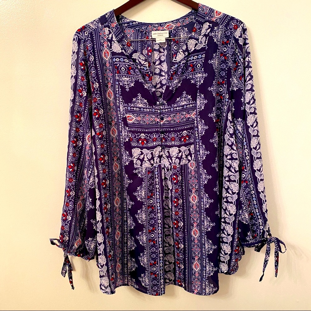 Liz Claiborne‎